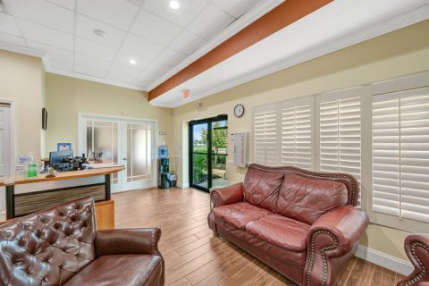 Propiedad comercial en alquiler en Ruskin, Florida № 1912436 - foto 24