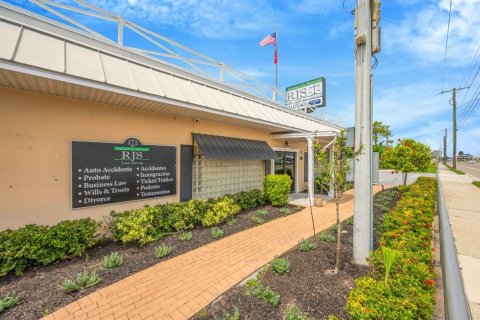 Propiedad comercial en alquiler en Ruskin, Florida № 1912436 - foto 3