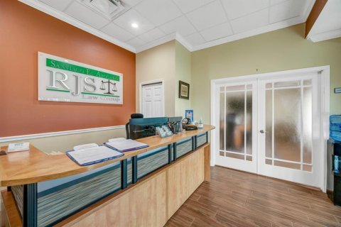 Propiedad comercial en alquiler en Ruskin, Florida № 1912436 - foto 8