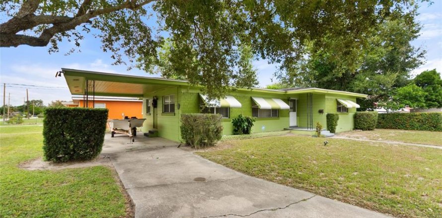 House in Winter Haven, Florida 2 bedrooms, 118.36 sq.m. № 1876325