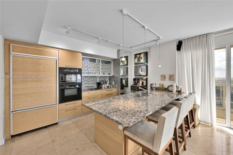 Condo in Hallandale Beach, Florida, 2 bedrooms  № 2052961 - photo 6