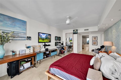 Condo in Hallandale Beach, Florida, 2 bedrooms  № 2052961 - photo 13