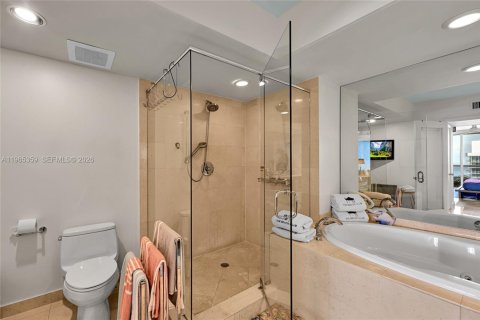 Condo in Hallandale Beach, Florida, 2 bedrooms  № 2052961 - photo 15