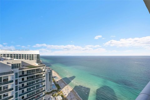 Copropriété à vendre à Hallandale Beach, Floride: 2 chambres, 135.45 m2 № 2052961 - photo 24