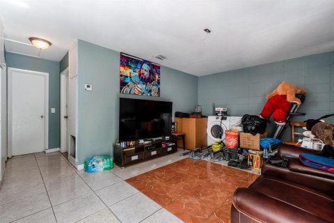 Купить коммерческую недвижимость в Лейк-Уорт, Флорида 150.87м2, № 2251732 - фото 15