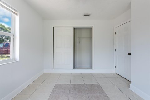 Купить коммерческую недвижимость в Лейк-Уорт, Флорида 150.87м2, № 2251732 - фото 9