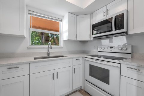 Купить коммерческую недвижимость в Лейк-Уорт, Флорида 150.87м2, № 2251732 - фото 3