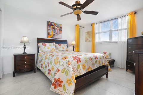 Condo in Lauderdale Lakes, Florida, 1 bedroom  № 1890012 - photo 17