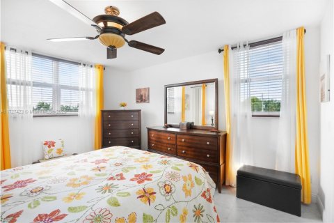 Condo in Lauderdale Lakes, Florida, 1 bedroom  № 1890012 - photo 19