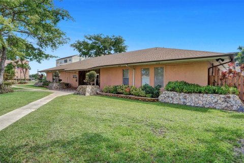 Condo in Lauderdale Lakes, Florida, 1 bedroom  № 1890012 - photo 25