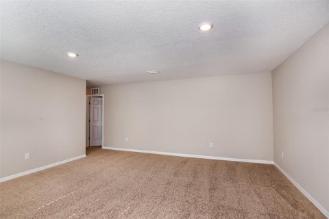 House in Zephyrhills, Florida 5 bedrooms, 279.73 sq.m. № 1909672 - photo 12