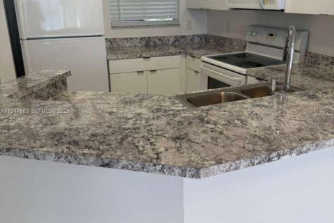 Снять в аренду кондоминиум в Мирамар, Флорида 2 спальни, 77.29м2, № 2003701 - фото 5