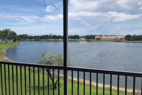 Кондоминиум с 2 спальнями в Мирамар, Флорида № 2003701