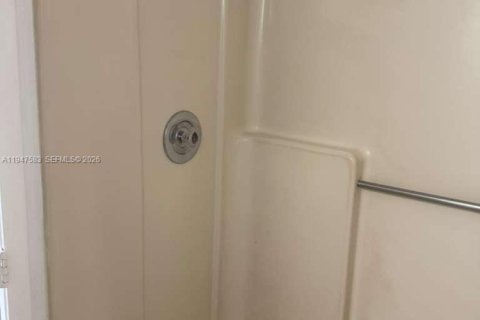 Снять в аренду кондоминиум в Мирамар, Флорида 2 спальни, 77.29м2, № 2003701 - фото 16