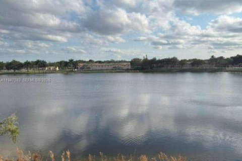 Снять в аренду кондоминиум в Мирамар, Флорида 2 спальни, 77.29м2, № 2003701 - фото 18