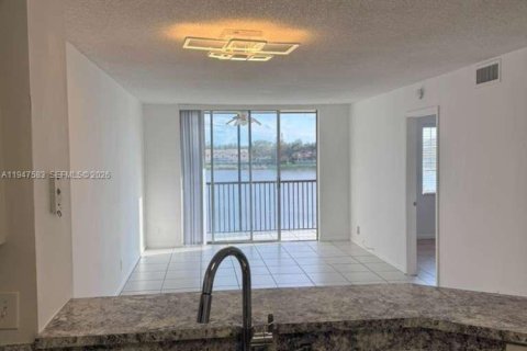 Снять в аренду кондоминиум в Мирамар, Флорида 2 спальни, 77.29м2, № 2003701 - фото 6