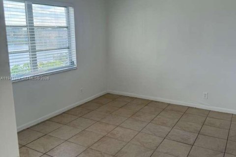 Снять в аренду кондоминиум в Мирамар, Флорида 2 спальни, 77.29м2, № 2003701 - фото 13