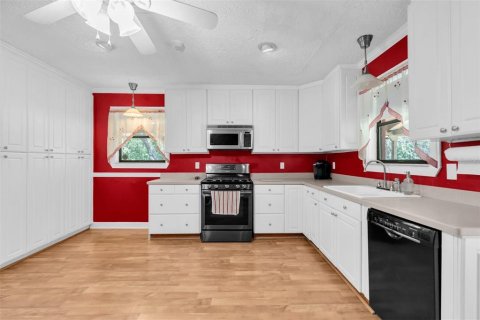 House in Brooksville, Florida 3 bedrooms, 160.54 sq.m. № 2313101 - photo 8