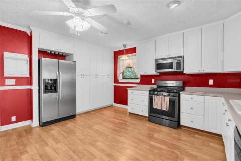 House in Brooksville, Florida 3 bedrooms, 160.54 sq.m. № 2313101 - photo 11