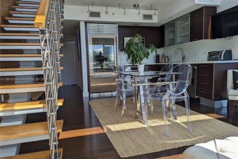 Condominio en alquiler en Miami, Florida, 2 dormitorios, 119.75 m2 № 2054630 - foto 9