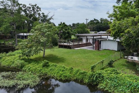 Casa en venta en North Fort Myers, Florida, 3 dormitorios, 158.03 m2 № 1775440 - foto 6