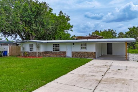 Casa en venta en North Fort Myers, Florida, 3 dormitorios, 158.03 m2 № 1775440 - foto 2