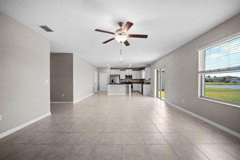 Villa ou maison à vendre à Sun City Center, Floride: 4 chambres, 244.8 m2 № 2437293 - photo 7