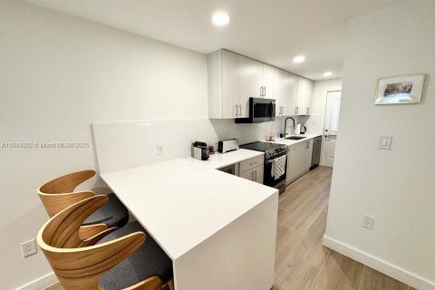 Купить кондоминиум в Нейплс, Флорида 2 спальни, № 1997483 - фото 13