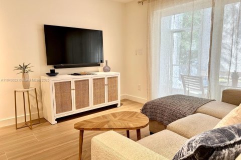 Купить кондоминиум в Нейплс, Флорида 2 спальни, № 1997483 - фото 4