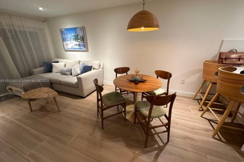 Купить кондоминиум в Нейплс, Флорида 2 спальни, № 1997483 - фото 6