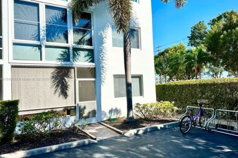 Купить кондоминиум в Нейплс, Флорида 2 спальни, № 1997483 - фото 27