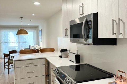 Купить кондоминиум в Нейплс, Флорида 2 спальни, № 1997483 - фото 15