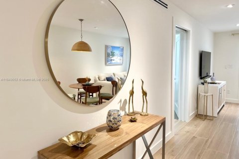 Купить кондоминиум в Нейплс, Флорида 2 спальни, № 1997483 - фото 1