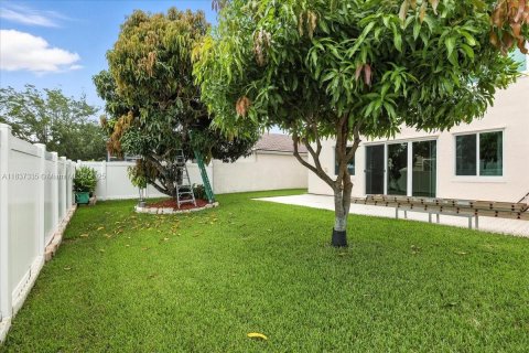 Casa en venta en Pembroke Pines, Florida, 3 dormitorios, 176.7 m2 № 1847779 - foto 29