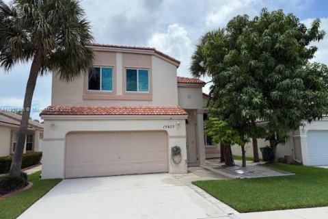 Casa en venta en Pembroke Pines, Florida, 3 dormitorios, 176.7 m2 № 1847779 - foto 3