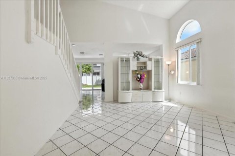Casa en venta en Pembroke Pines, Florida, 3 dormitorios, 176.7 m2 № 1847779 - foto 6