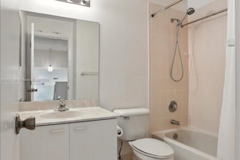 Casa en venta en Pembroke Pines, Florida, 3 dormitorios, 176.7 m2 № 1847779 - foto 26