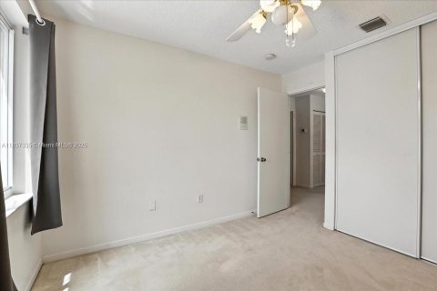 Casa en venta en Pembroke Pines, Florida, 3 dormitorios, 176.7 m2 № 1847779 - foto 23