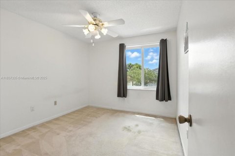 Casa en venta en Pembroke Pines, Florida, 3 dormitorios, 176.7 m2 № 1847779 - foto 22