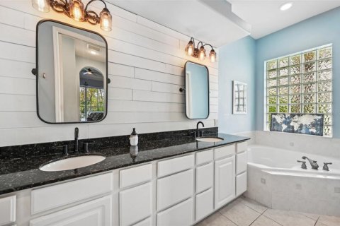 House in Venice, Florida 3 bedrooms, 189.71 sq.m. № 1247708 - photo 22