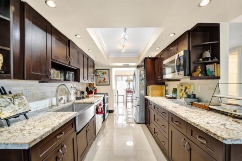 Touwnhouse à vendre à Hollywood, Floride: 3 chambres, 218.32 m2 № 2087903 - photo 3