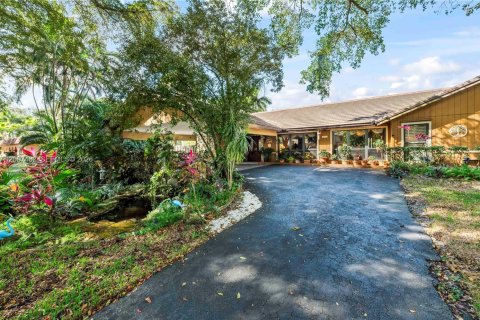 Villa ou maison à vendre à Davie, Floride: 4 chambres, 314.75 m2 № 2071908 - photo 2