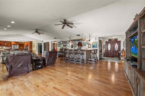 Villa ou maison à vendre à Davie, Floride: 4 chambres, 314.75 m2 № 2071908 - photo 14