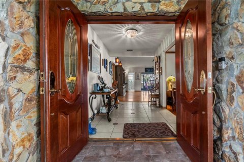Villa ou maison à vendre à Davie, Floride: 4 chambres, 314.75 m2 № 2071908 - photo 4