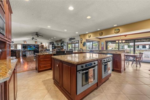 Villa ou maison à vendre à Davie, Floride: 4 chambres, 314.75 m2 № 2071908 - photo 18