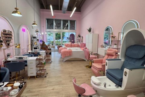 Commercial property in Sweetwater, Florida № 1944206 - photo 10