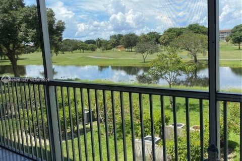 Condominio en alquiler en Pembroke Pines, Florida, 1 dormitorio, 75.34 m2 № 2009053 - foto 11