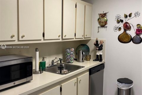 Condominio en alquiler en Pembroke Pines, Florida, 1 dormitorio, 75.34 m2 № 2009053 - foto 6