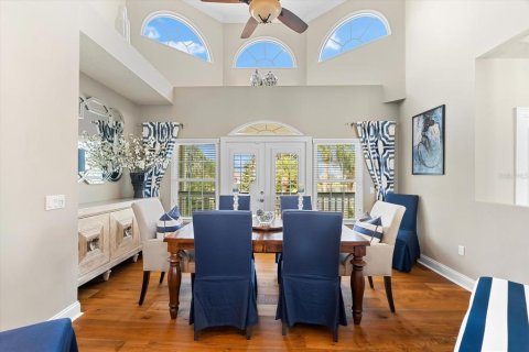 House in Tarpon Springs, Florida 4 bedrooms, 329.43 sq.m. № 1649397 - photo 20