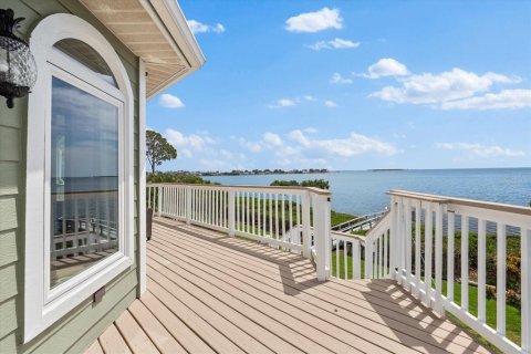 House in Tarpon Springs, Florida 4 bedrooms, 329.43 sq.m. № 1649397 - photo 12